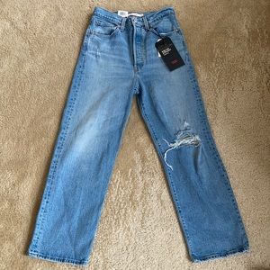 LEVI’S Ribcage Straight Ankle Jeans